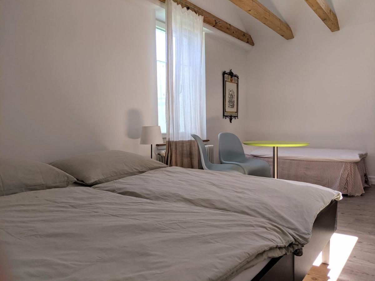 Rooms-Zimmer Neuhausen Am Rheinfall Εξωτερικό φωτογραφία
