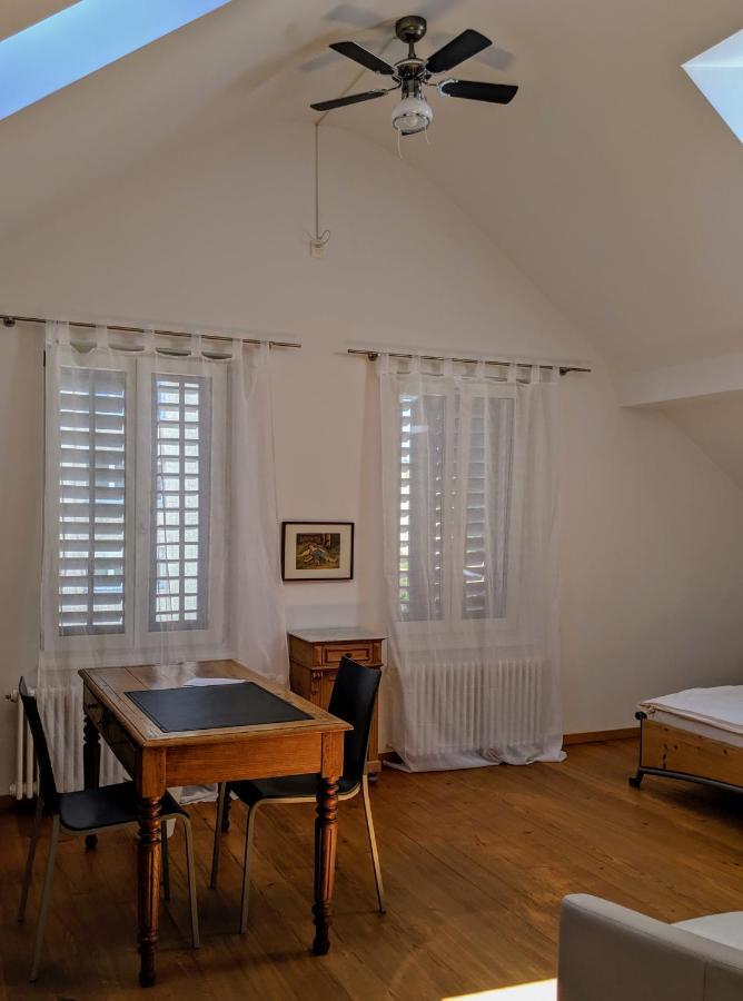 Rooms-Zimmer Neuhausen Am Rheinfall Εξωτερικό φωτογραφία